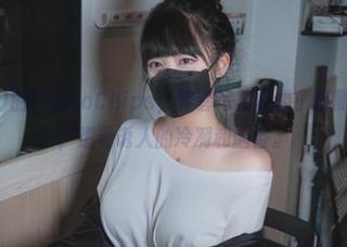 Aram(아람)的PhotoChips，整套写真像极了盛夏的覆盆子酒，透着诱人的冷冽和幽香。