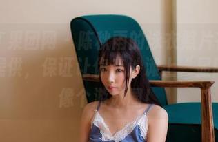 GIRLT果团网 - 陈秋雨的泳衣照片在这里免费提供，保证让你在沙滩上“显眼”得像个游泳圈！