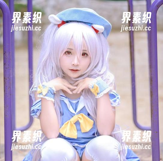 快来瞧！最新的SayoMomo厨娘照片，感觉她以为自己是现实版的料理绅士？！