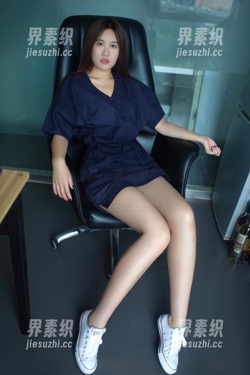 TuiGirl推女郎 - 梁棋棋的图库盛典，腿部快乐冒险中！