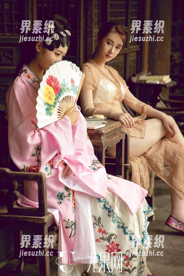 UGirls尤果网 - Mikka涵涵的牛仔裤，分享给你一个不一样的穿搭灵感！