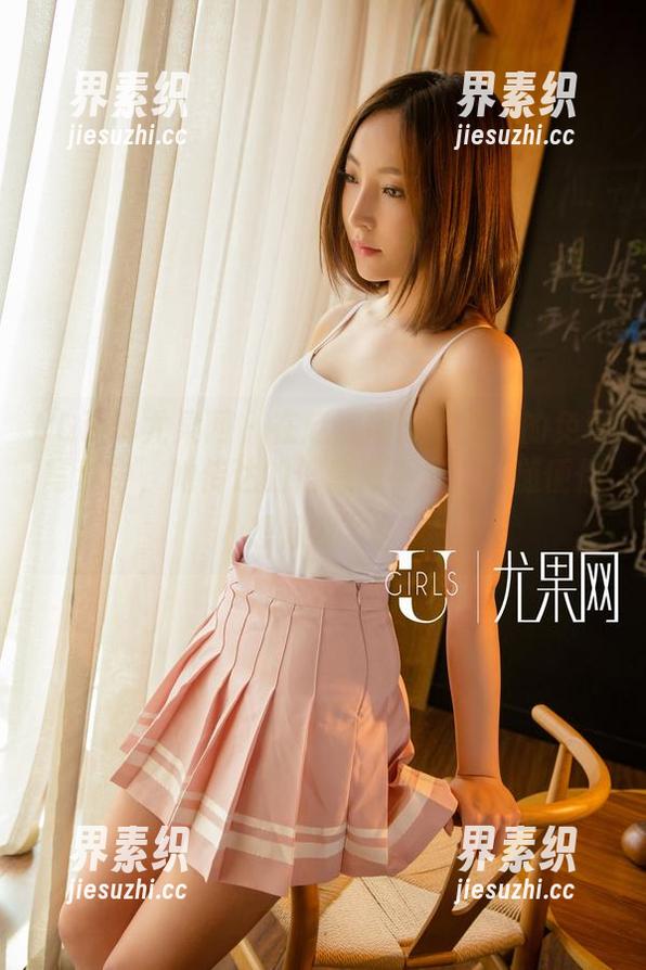 UGirls尤果网 - 在赵娜娜旅拍呈现的免费写真中，她传达的信息似乎是：“随便你想像我”。