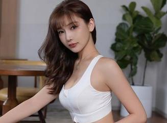 Xiuren秀人网 - 更新！lucky咏丹的美脚图集来啦，走路都带风，呸，都是回头率！