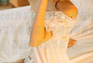 partycat轰趴猫 - ‘修女该是什么样？’Ellie艾栗栗的答案在她的写真集里，下载后保你意外收获！