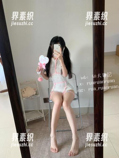 rua阮阮居家少女系列，一组精选图片，别看了，快去重新审视你的茶几！