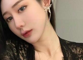 微密圈 - 图包出炉！不爱笑的赛琳的钻石黑网：黑丝和光线的搞怪交汇！