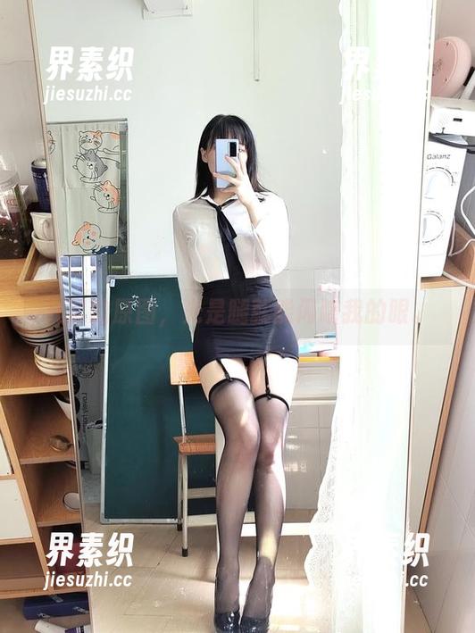 九言的原图，光是腿就能闪瞎我的眼。