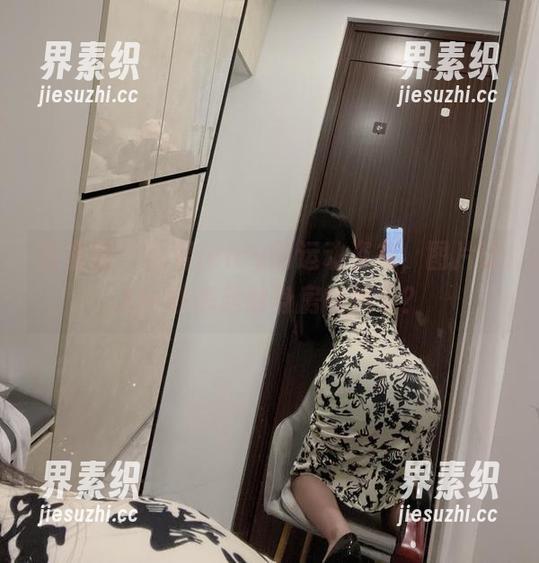 微密圈 - 可馨juicy的运动姿态，图片让人一秒想起健身房的抗争？