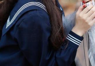 喵糖映画的制服美眉照片合集：这一天的课后似乎特别好