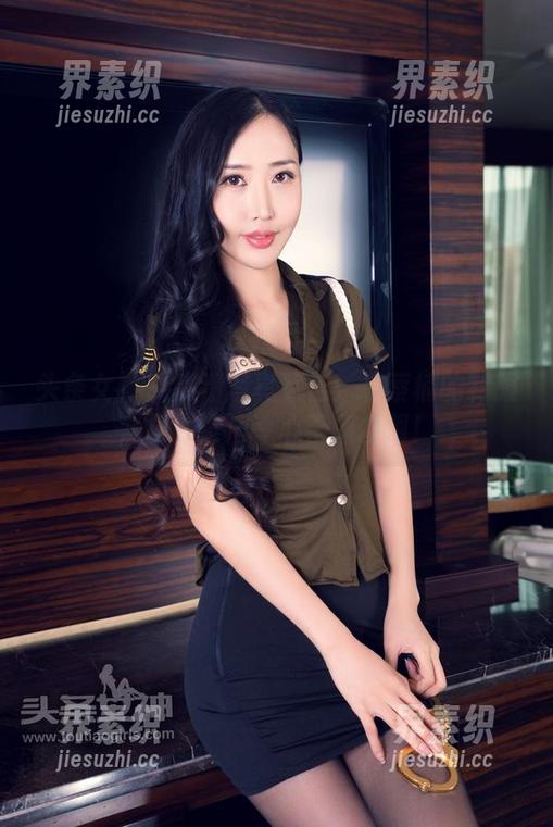 头条女神 - 高清写真警告：看蔡楠的制服，根本没法专心于课本啊！
