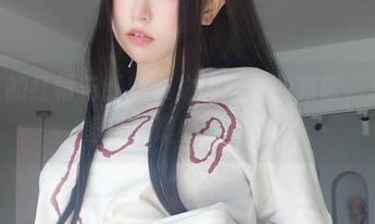 女主K的红帽与红苹果之间静默的对话，适合当壁纸的理由你懂吧？
