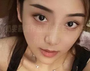 微密圈 - 奶雯最新作品里的红色，不只是诱惑还有资源！