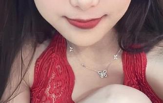 微密圈 - 奶雯：红色战衣里的精选作品集，竟让我开始想象战斗！