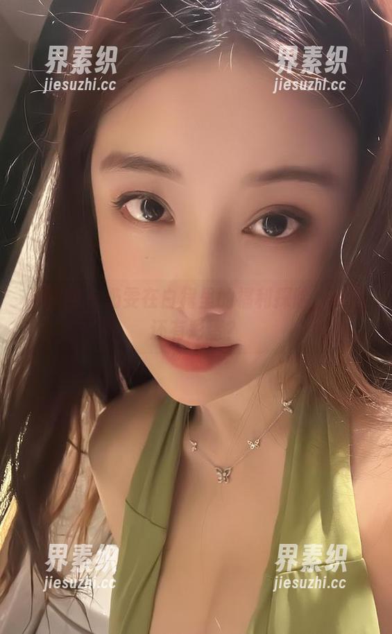 微密圈 - 奶雯在白裙里的福利探险，居然还有彩蛋？