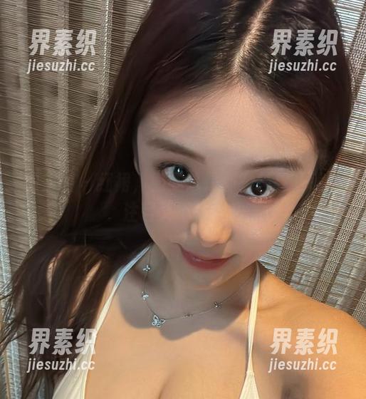 微密圈 - 红裙，奶雯总是那么轻松，惹人注目又不失优雅