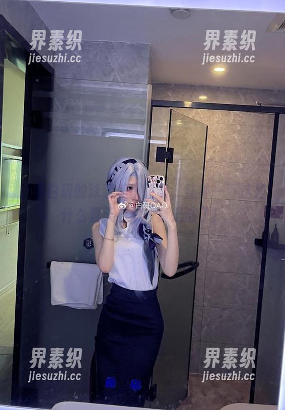 妖君白研的泳装美图更新，脑补一下这是什么夏天日常…真是够了！
