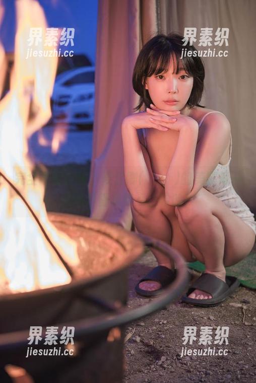 完全不能自拔，姜仁卿(강인경)的美腿每一张图片都是焦点，哈哈！