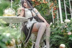小心！宫本桜和她的森蚺在这一幅图里调皮搞怪了