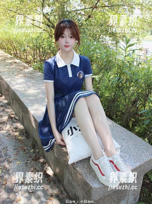 小众视觉-悦悦 小众视觉 - 一不小心就陷入悦悦的原图长腿魅力,壁纸都选得我心慌慌的!