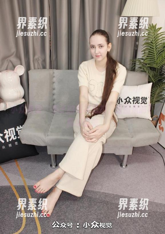 小众视觉-燕子 小众视觉 - 燕子的短裙私拍,原图里的不羁与甜美