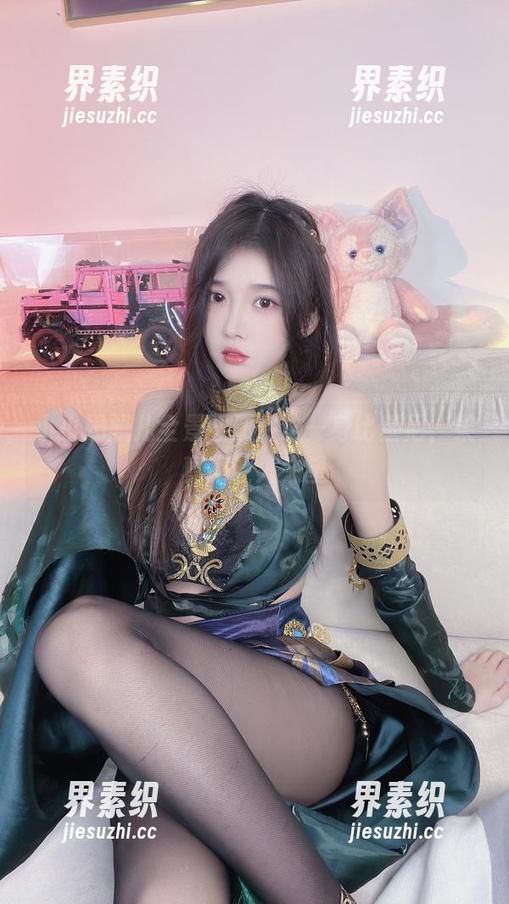 小小奶瓶儿全景图册：这一身比基尼，果真不让人失望