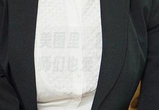 尤果网 - 精选美图里，露儿学姐简直散发着“老师们也爱”的气场。