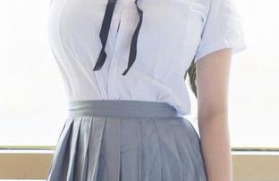 尤蜜荟 - 私房图片见证下的尤妮丝与校服，是确实认真的学习还是走马观花？