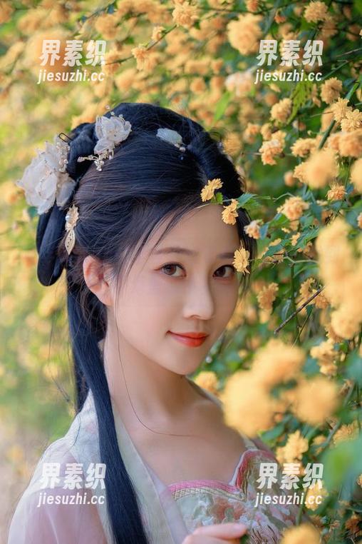年年Nnian的全套泳装写真，无意间找到了海里的小星星！