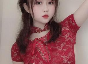是依酱吖的图库里，套装果然有魔力，又美又挑，真不想移开视线。