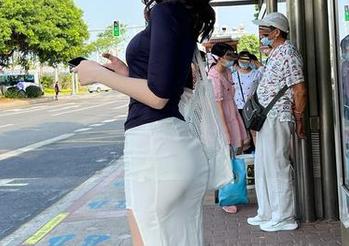 微密圈 - 关于是小逗逗的JK更新，以及那张原图引发的无限联想…