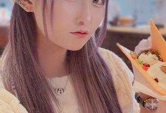 月城委员会的白衬衫：网盘里的隐藏时刻，不说也知道
