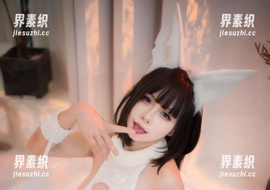 今天，我COS“白裙末夜787”——这图片强烈要求给我一场莫名的优雅。