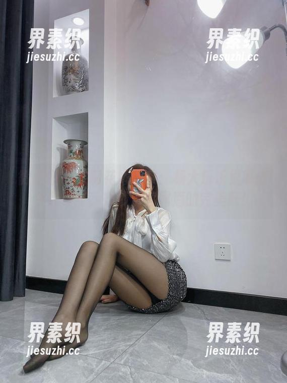 微密圈 - 定制花嫁图集：杨大乐乐很靠谱今天变身，婚纱加鸡尾酒的完美配！