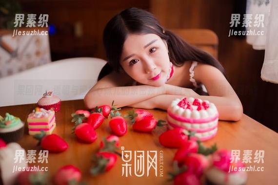 果团网-蜜桃Q妹儿 果团网 - 透明与蜜桃Q妹儿的亲密接触,图集一出你说得到吗?