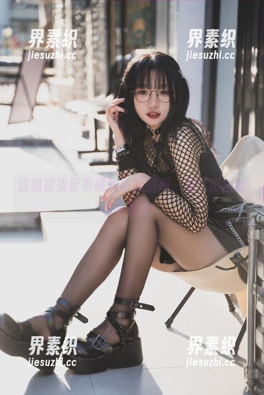 这组柒柒要乖哦的制服图册，难以抵挡的职场魅力！