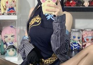 哇哦，白栎Shirly的牛仔裤合集，不知为什么让我思绪飞扬，可能是那个姿势的缘故。