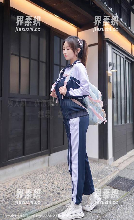 秀人网 - 小泡芙winna的白色写真，真有意思，怎么看都好！