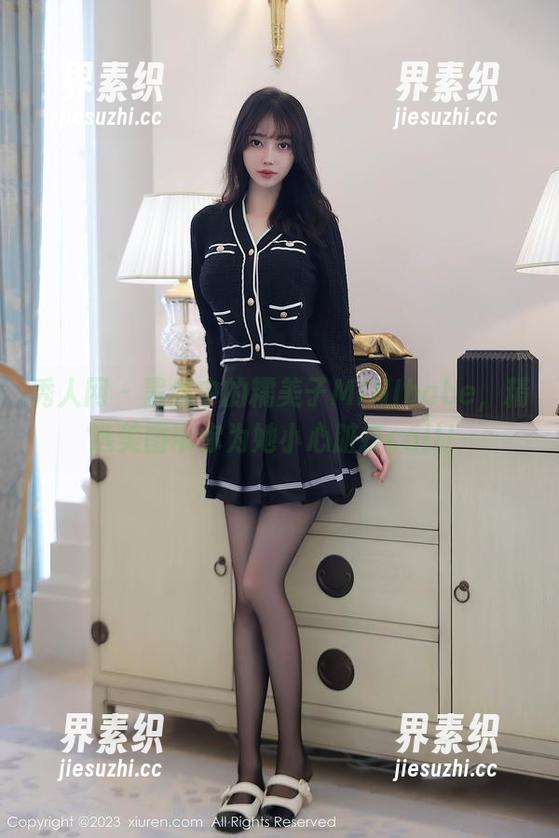 秀人网 - 黑丝中的糯美子MINIbabe，精选美图带你为她小心脏打call！