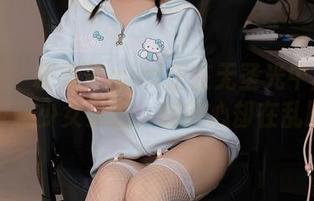 秀人网 - 糯美子mini正在无圣光中展现各色萝莉少女姿态，我的心却在乱跳。