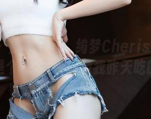 秀人网 - 免费分享！绮梦Cherish天台套图，真是个真·天台就像我昨天吃的泡面。