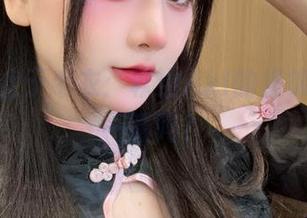 写真不止于毛衣：秋山AkI的集锦，值得一看吗？
