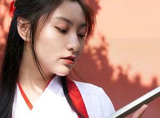 蜜桃社 - 女王不光是个称号，李颖诗的这组写真教我什么叫真正的架势。