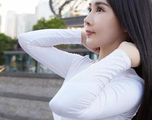 蜜桃社 - 铃木学妹的大型网红图集分享，看了会让你隔着屏幕想给她打call！