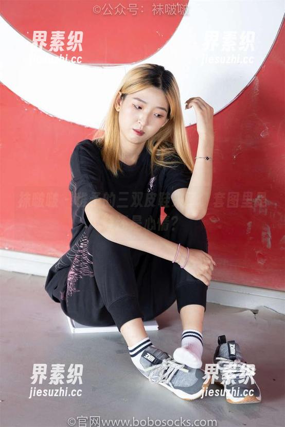 袜啵啵-稚予 袜啵啵 - 稚予的三双皮鞋来了,套图里是鞋还是心情?