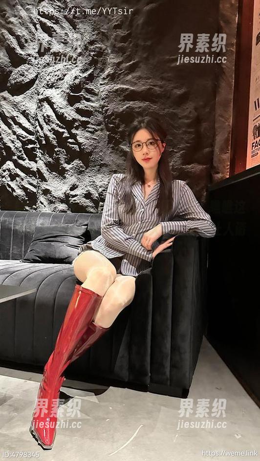 微密圈 - 轩子巨2兔酒红礼服全集，瞧瞧这高贵优雅的小红裙，走在大街上都想让人请我喝奶茶！