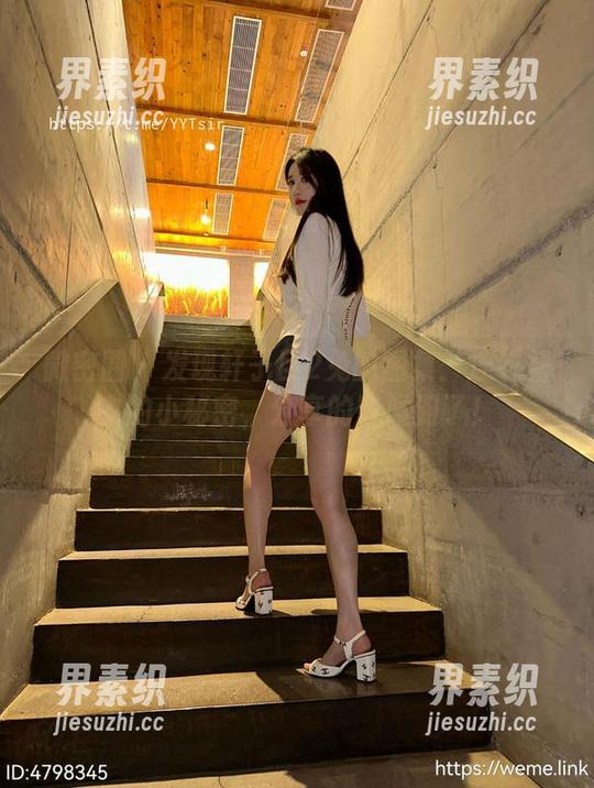 微密圈 - 发现轩子巨2兔的图集：连衣裙中的小秘密，分享的时候到了！