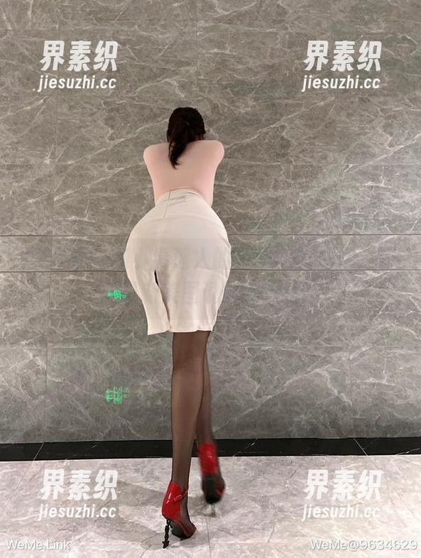 迷人的五姨太 微密圈 - 别小看迷人的五姨太的睡衣,她的最新美图说得很清楚!