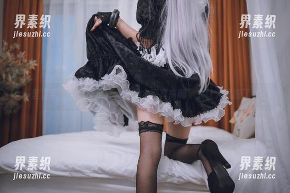 里见年一的自恋全套，自拍水平真高啊，太让人佩服了。
