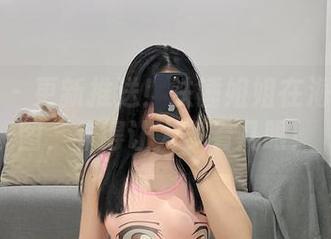 微密圈 - 更新推送！铁锤姐姐在海边的美图，非得让人多看几眼！