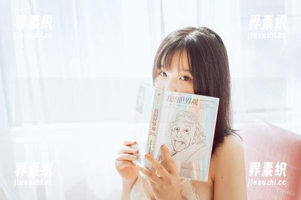 阿半今天很开心的裸足画像，cos不止是外表，图包带你发现更多细腻。